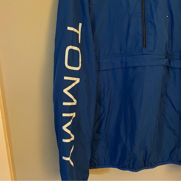 Tommy Hilfiger Quarter Zip Windbreaker Jacket with Hoodie - Men’s Medium - Picture 2 of 6